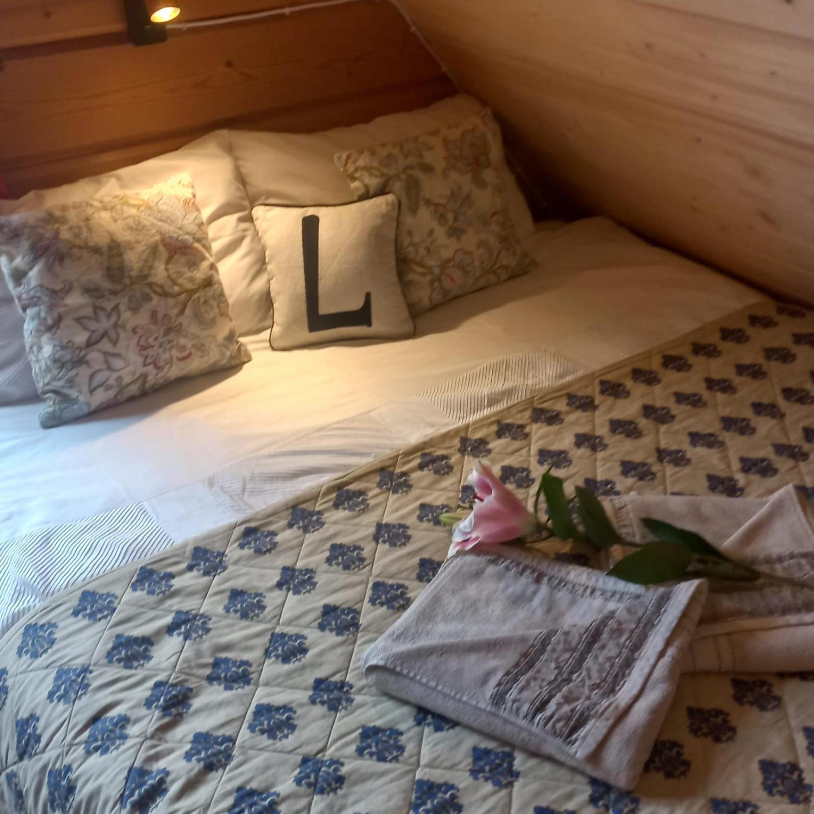 Lily Garden Bed & Breakfast Mizerna Room photo